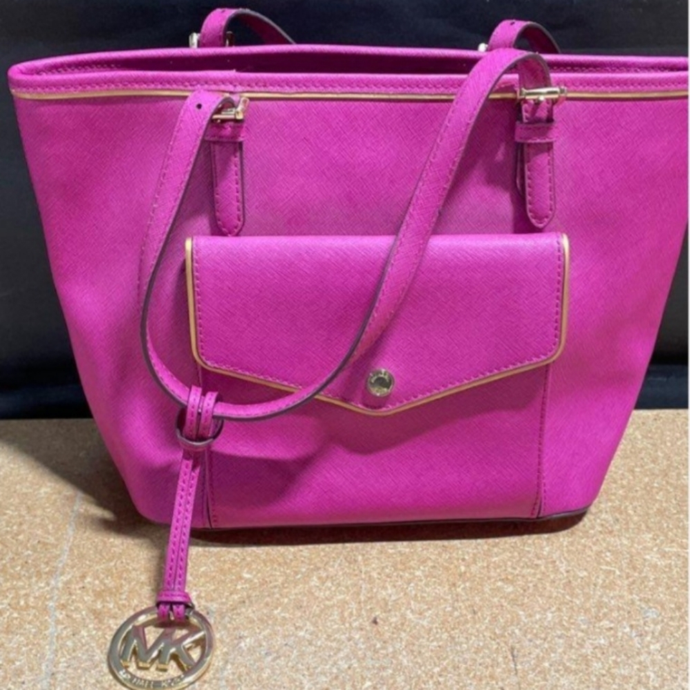 ⭐️Michael Kors Pink Saffiano Leather Tote Bag With COA